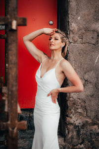 Irish bride wears sexy slim fit wedding dress in Cork 